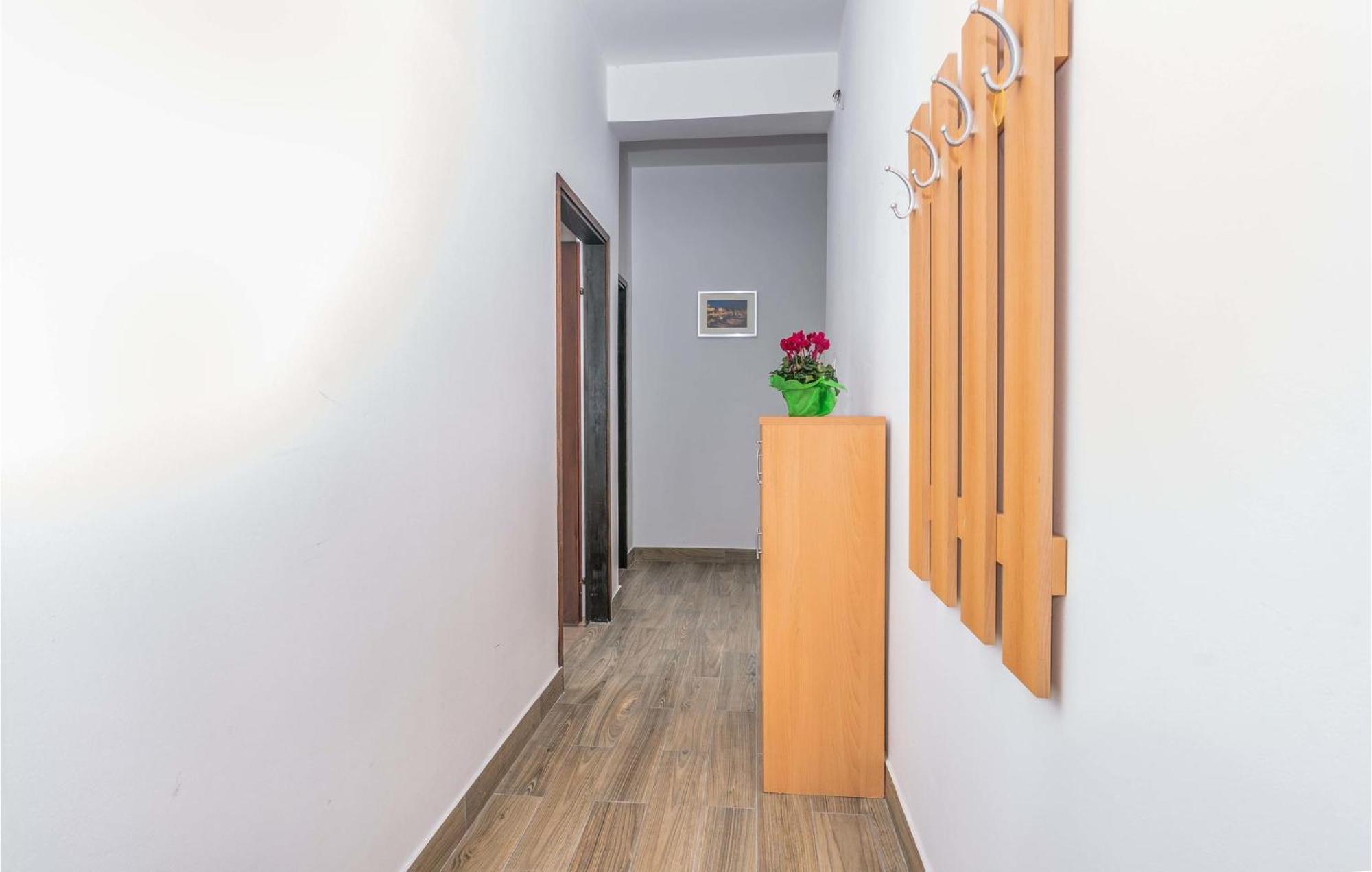 Gorgeous Apartment In Krk With Kitchen Krk Town Zewnętrze zdjęcie